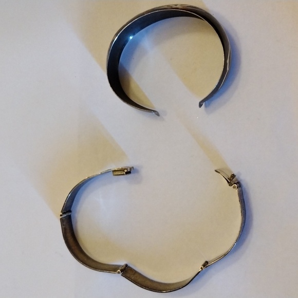 SOLD!! Vintage Bundle of 6 Beautiful Bangle & Cuff Bracelets! - Picture 10 of 12